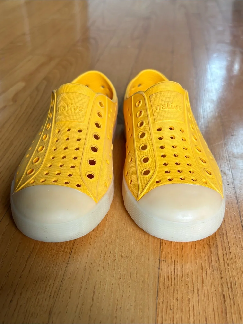 Native Jefferson Kids Shoes Glow In Dark Yellow Boy Girl Sz C10 Slip On Sneakers